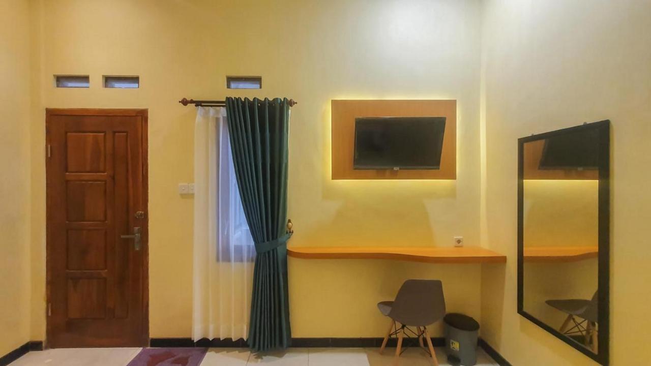 Urbanview Hotel Sakura Kampung Inggris Pare By Reddoorz Eksteriør billede