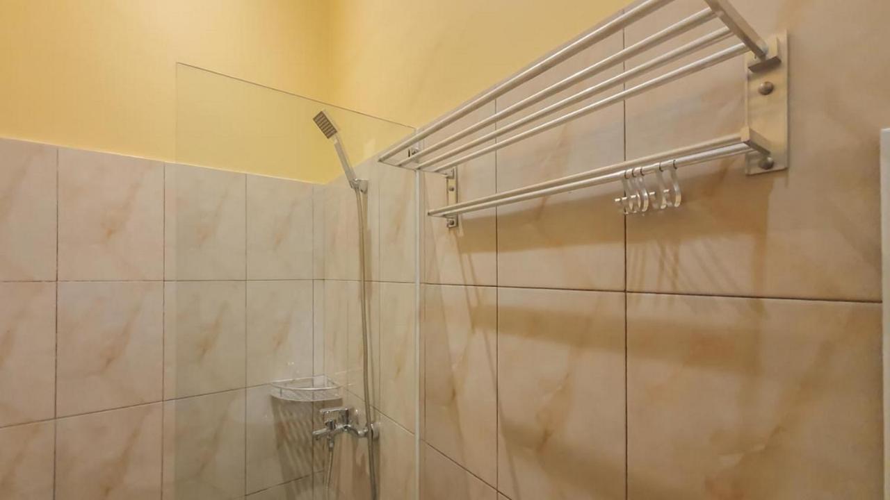 Urbanview Hotel Sakura Kampung Inggris Pare By Reddoorz Eksteriør billede