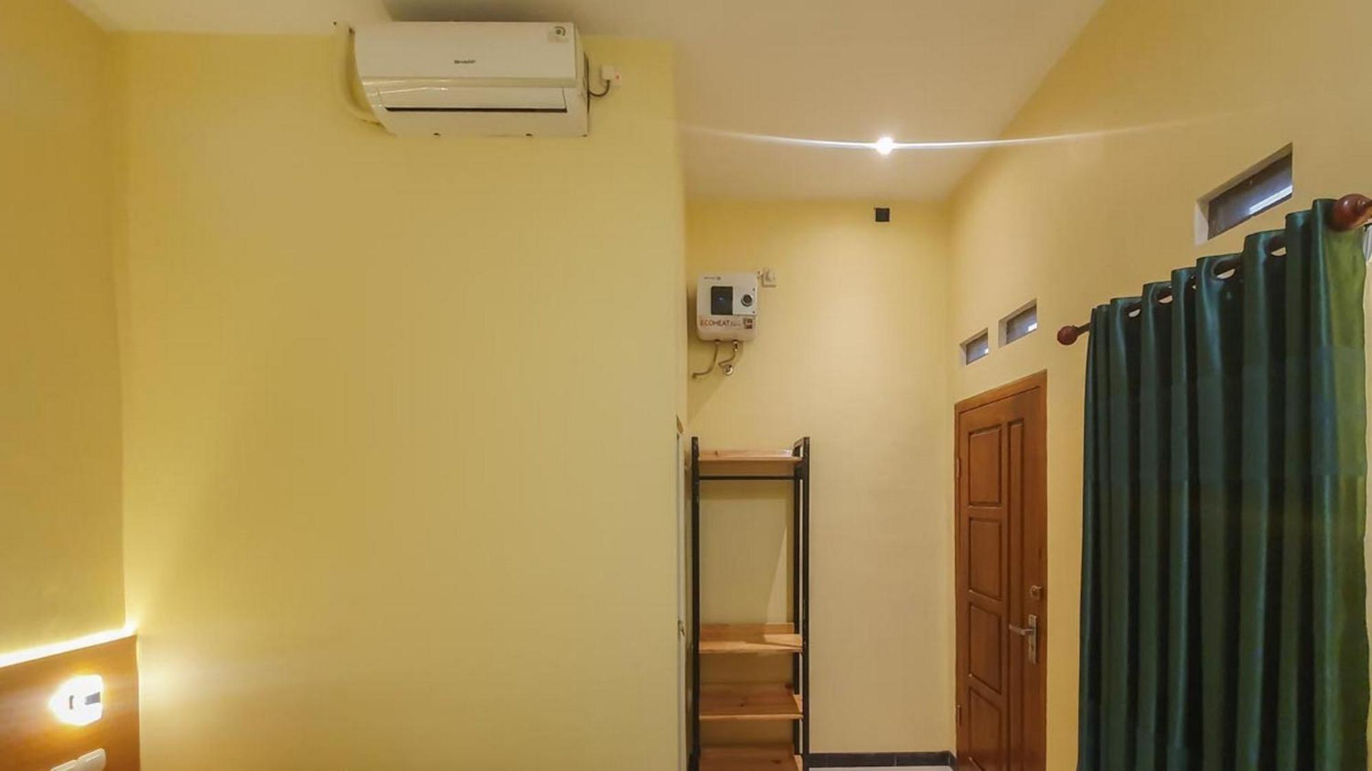 Urbanview Hotel Sakura Kampung Inggris Pare By Reddoorz Eksteriør billede