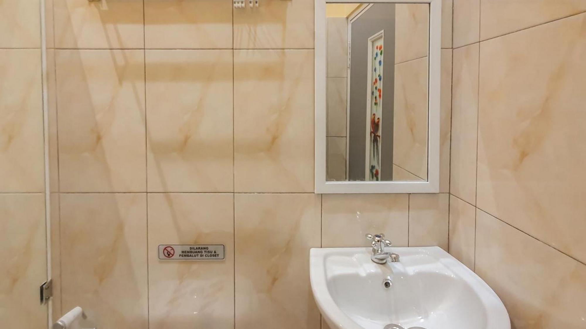 Urbanview Hotel Sakura Kampung Inggris Pare By Reddoorz Eksteriør billede